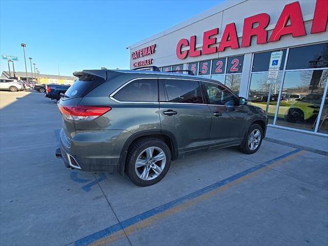 used 2017 Toyota Highlander car, priced at $23,960