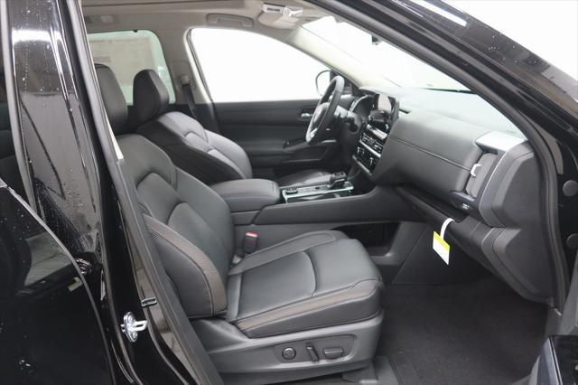 new 2025 Nissan Pathfinder car, priced at $48,470