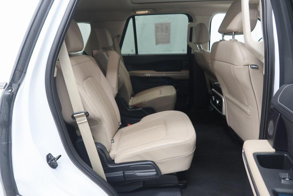 used 2024 Ford Expedition car, priced at $59,158