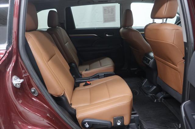 used 2019 Toyota Highlander car, priced at $30,623