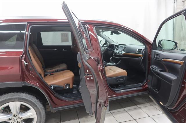 used 2019 Toyota Highlander car, priced at $30,623