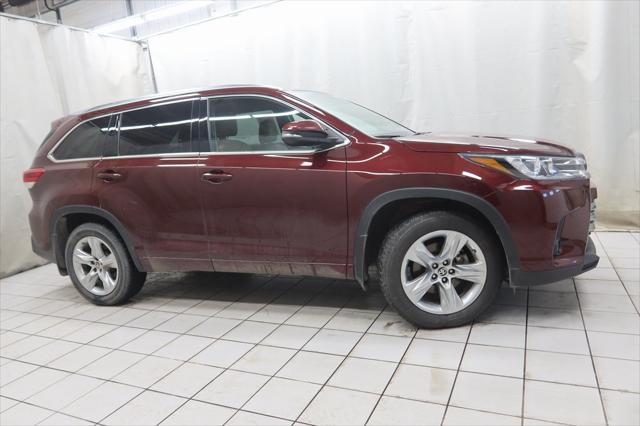 used 2019 Toyota Highlander car, priced at $31,046