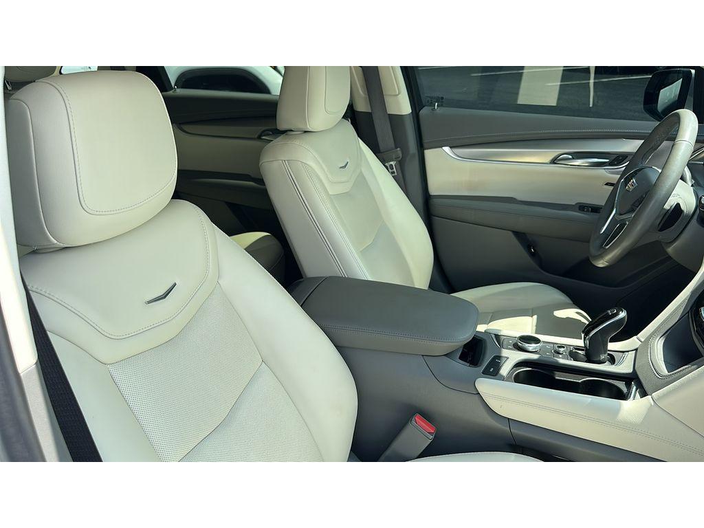 used 2023 Cadillac XT5 car, priced at $37,111