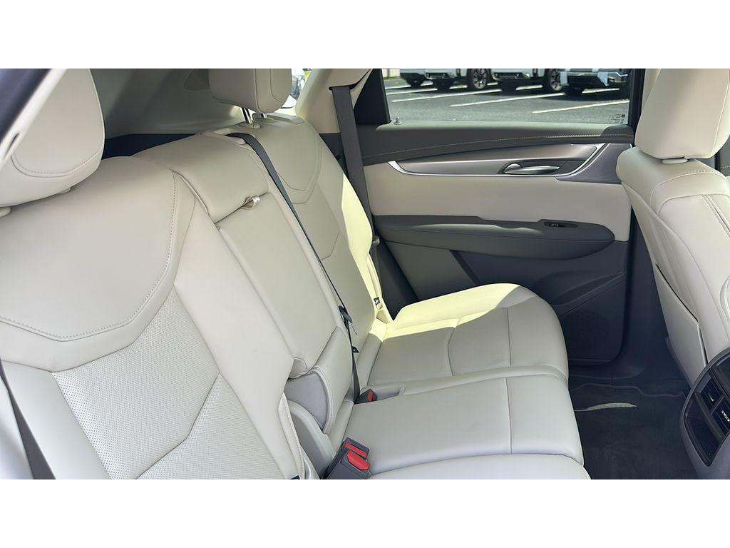 used 2023 Cadillac XT5 car, priced at $37,111