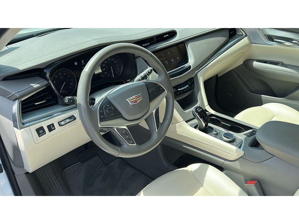 used 2023 Cadillac XT5 car, priced at $37,111