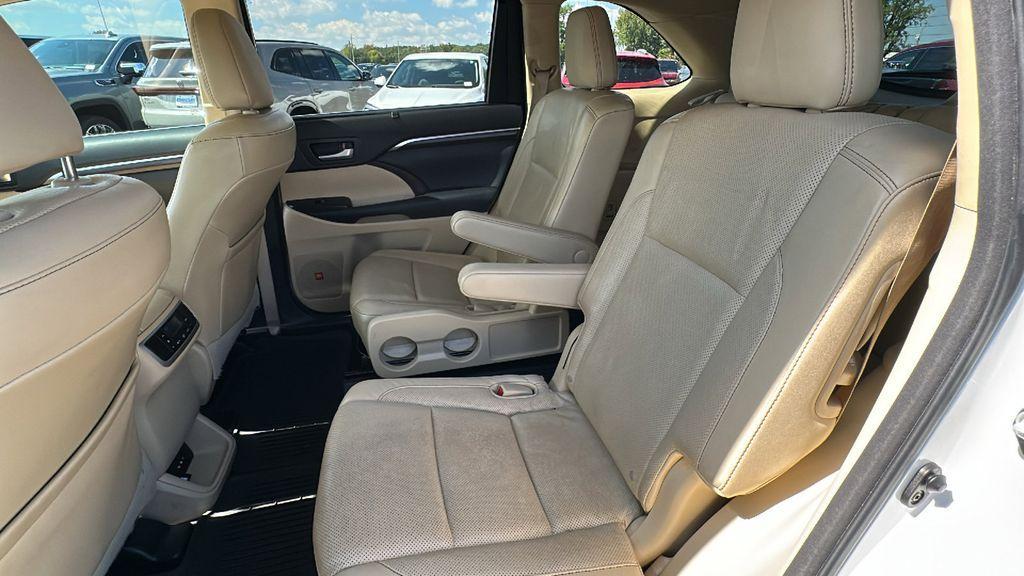 used 2015 Toyota Highlander car, priced at $16,998