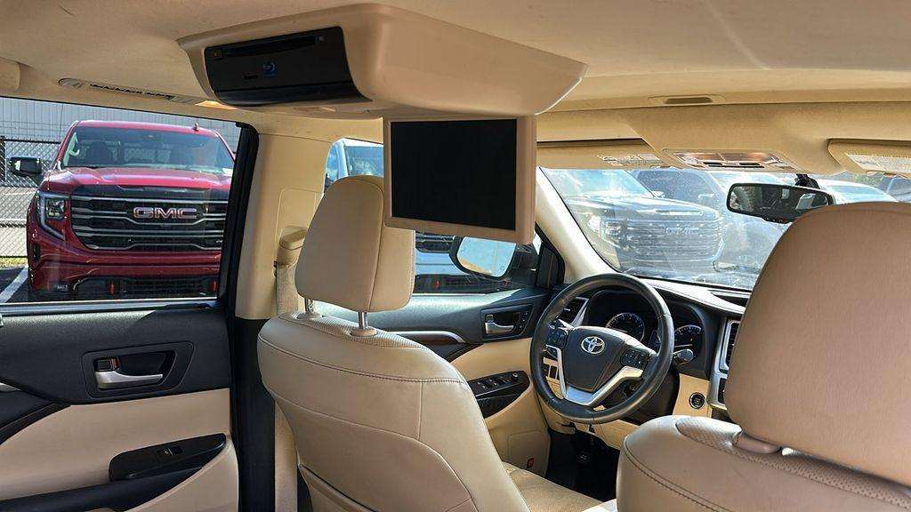 used 2015 Toyota Highlander car, priced at $16,998