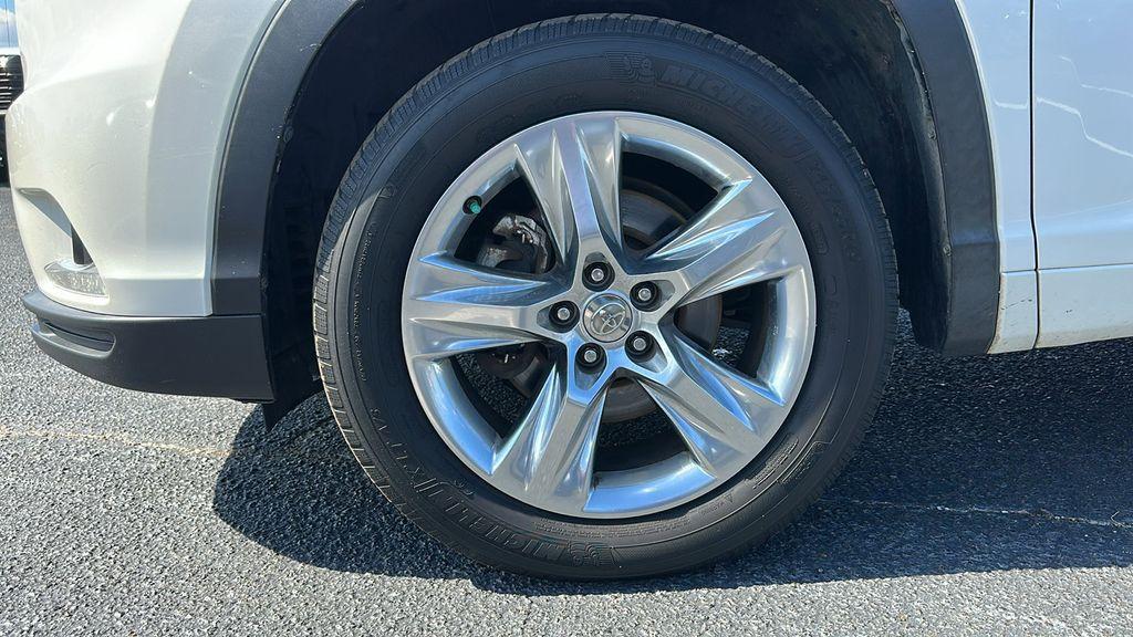 used 2015 Toyota Highlander car, priced at $16,998