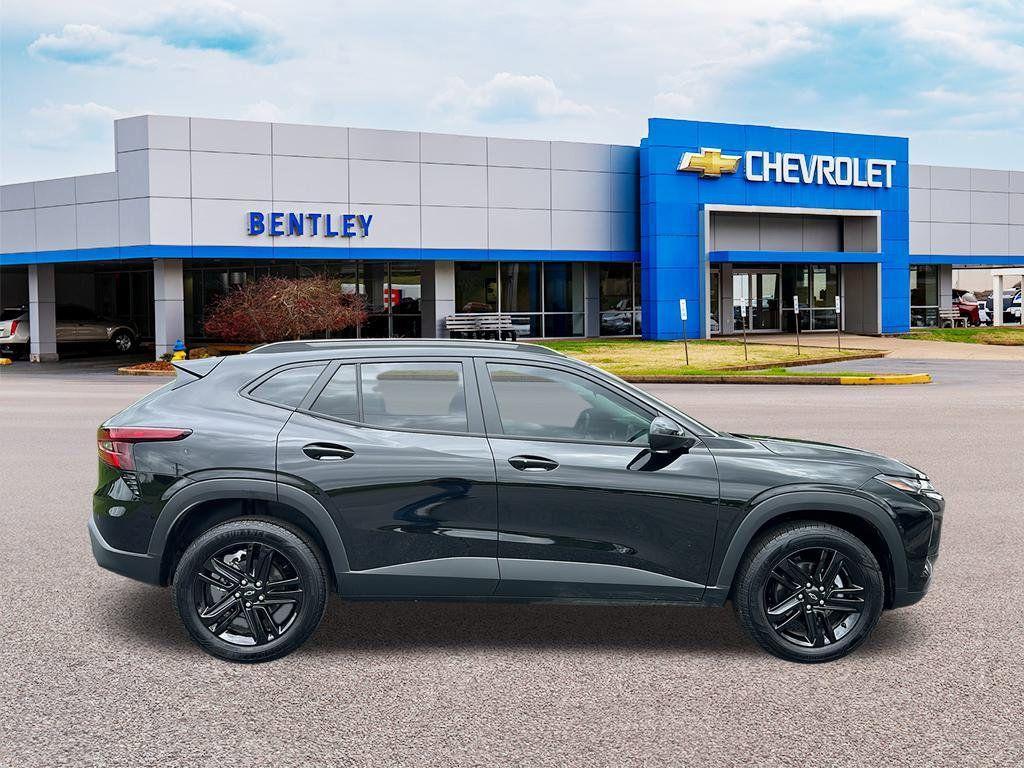 used 2025 Chevrolet Trax car, priced at $24,998