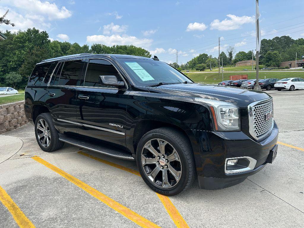 used 2017 GMC Yukon car, priced at $30,211