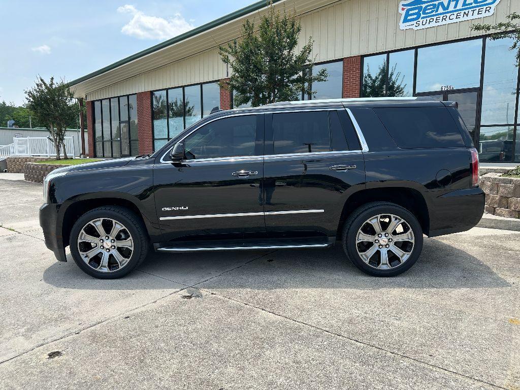 used 2017 GMC Yukon car, priced at $30,211