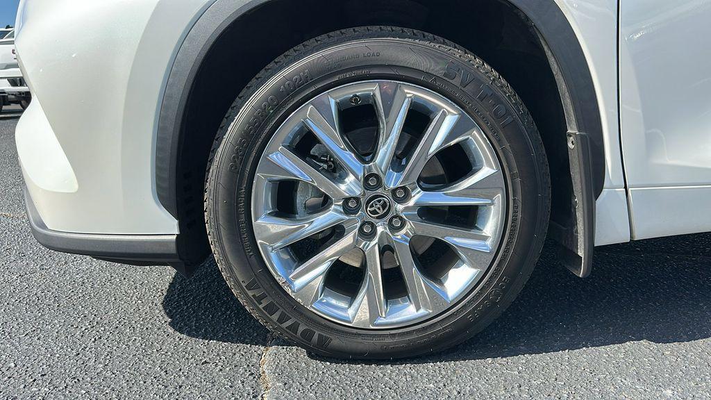 used 2021 Toyota Highlander car, priced at $36,239