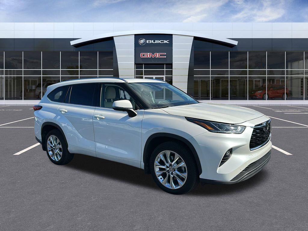 used 2021 Toyota Highlander car, priced at $36,239