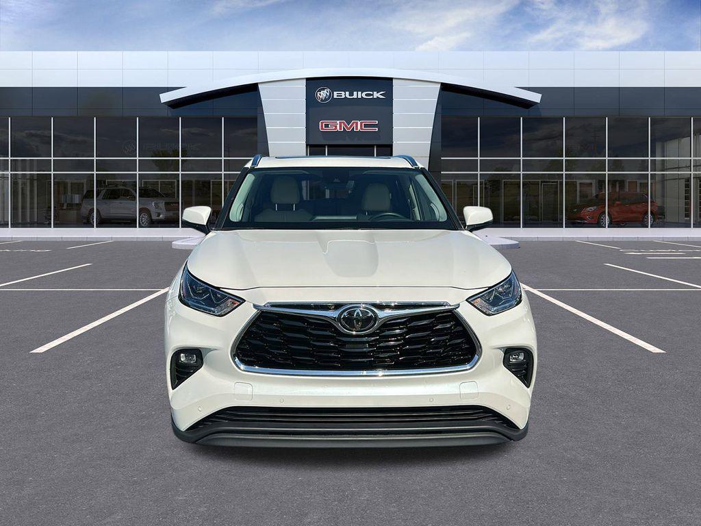used 2021 Toyota Highlander car, priced at $36,239