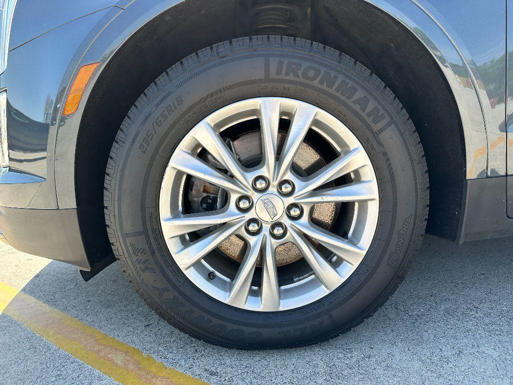 used 2021 Cadillac XT5 car, priced at $23,875