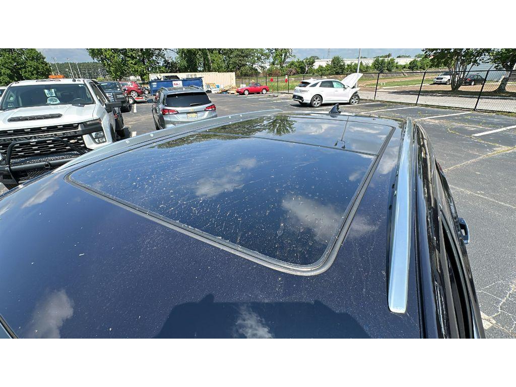 used 2022 Cadillac XT5 car, priced at $31,898