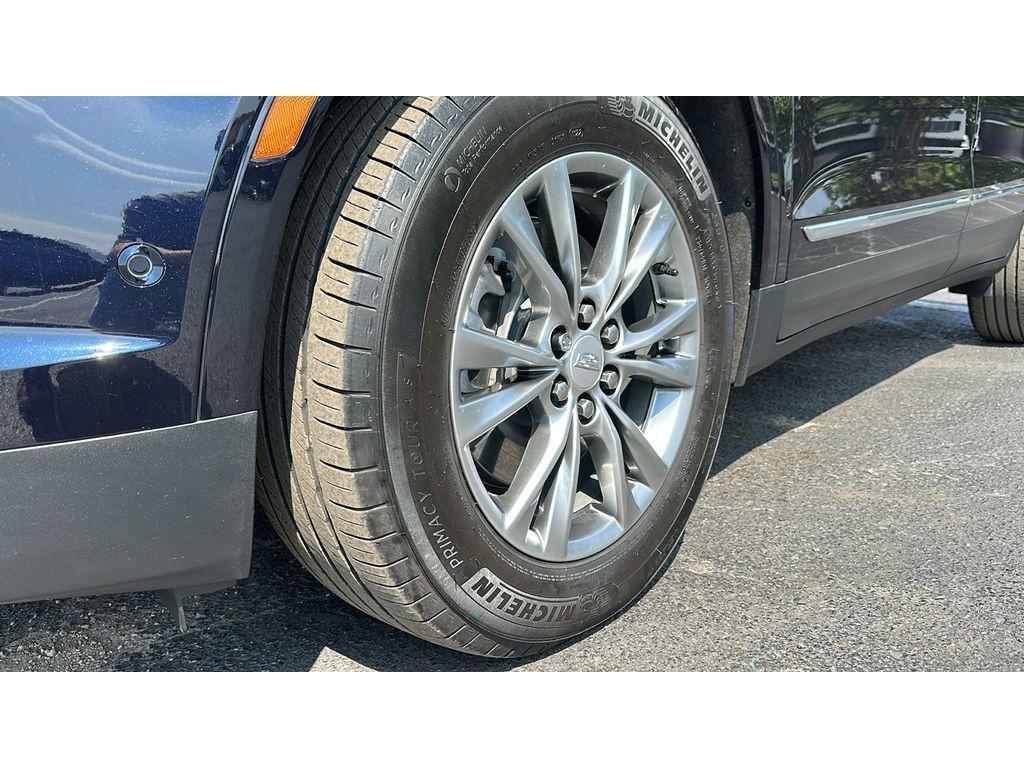 used 2022 Cadillac XT5 car, priced at $31,898