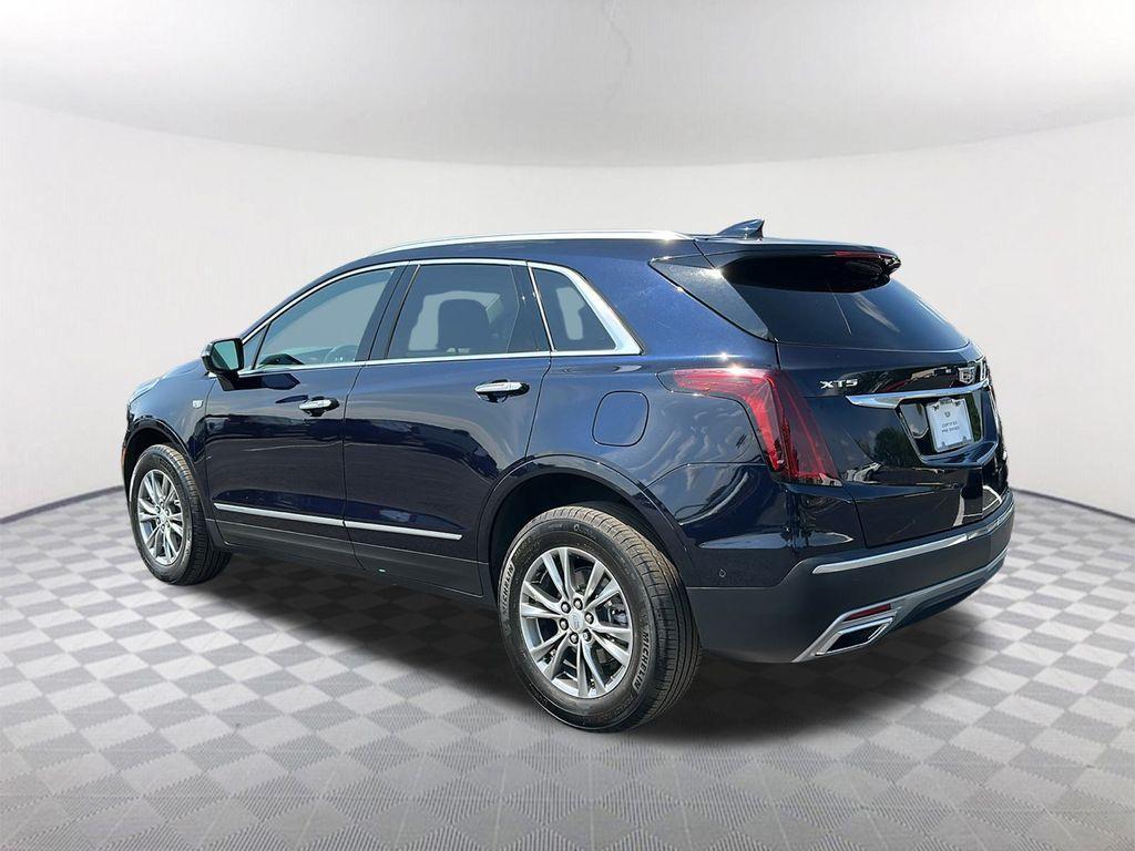 used 2022 Cadillac XT5 car, priced at $31,898