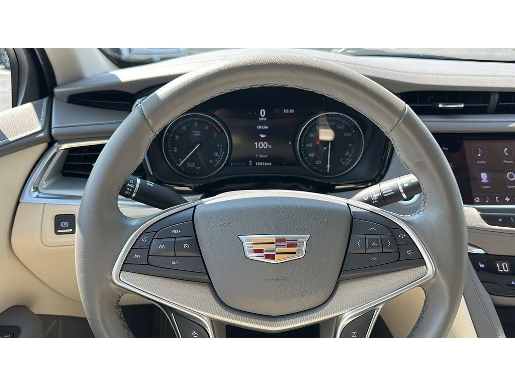used 2022 Cadillac XT5 car, priced at $31,898