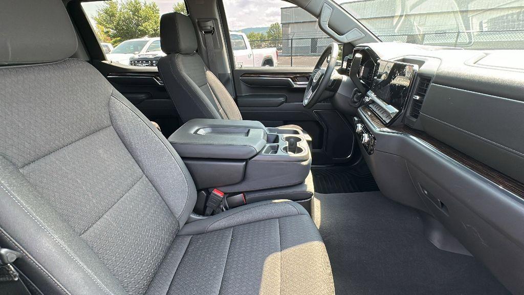 used 2024 GMC Sierra 1500 car, priced at $39,900