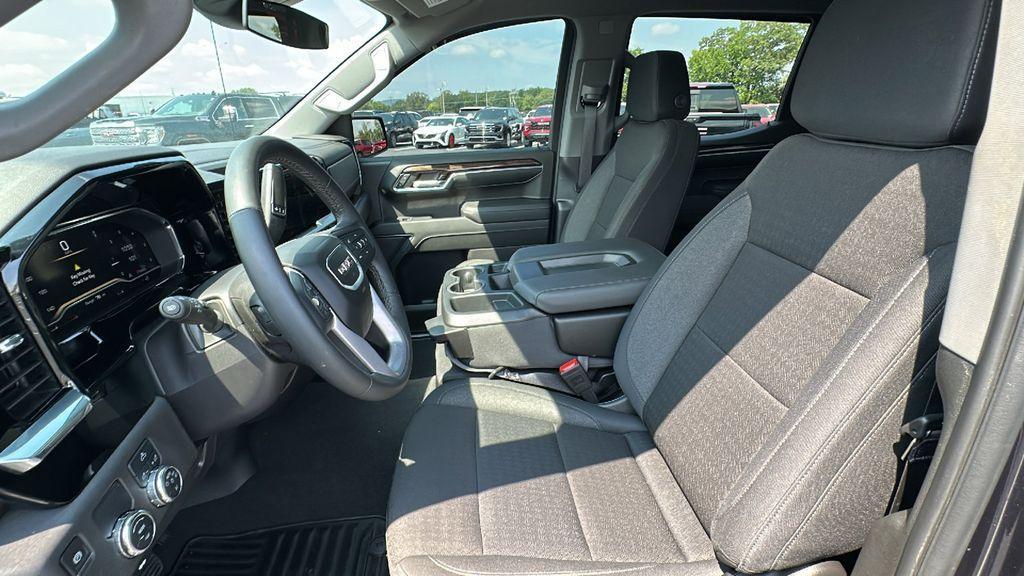 used 2024 GMC Sierra 1500 car, priced at $39,900