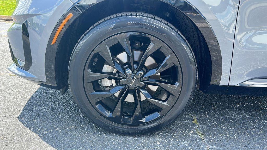 used 2023 Kia Sorento car, priced at $30,444