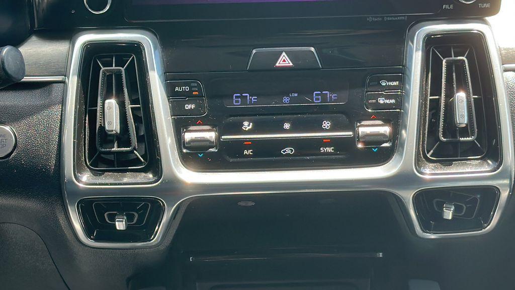 used 2023 Kia Sorento car, priced at $30,444