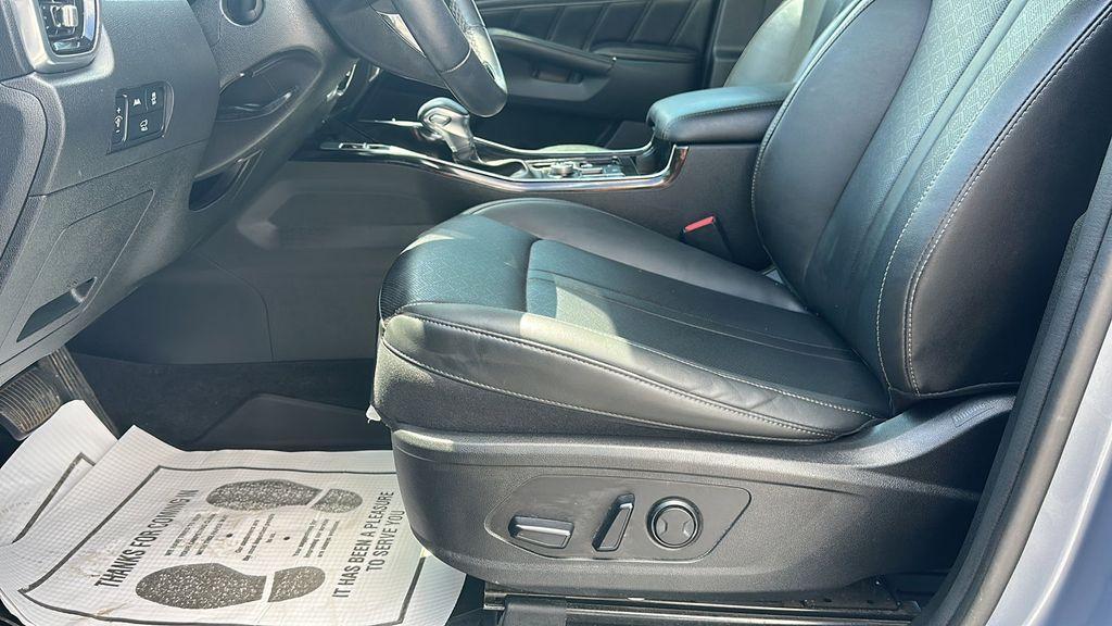 used 2023 Kia Sorento car, priced at $30,444