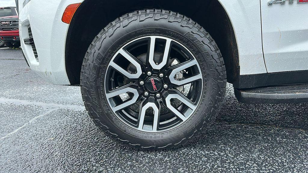 used 2022 GMC Yukon XL car, priced at $56,498