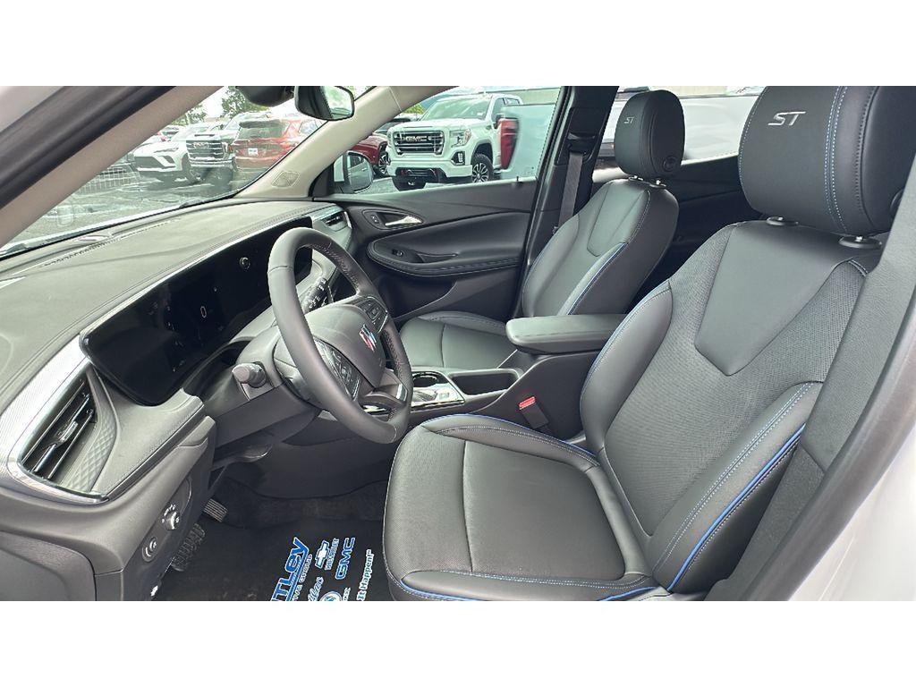 used 2025 Buick Encore GX car, priced at $27,488