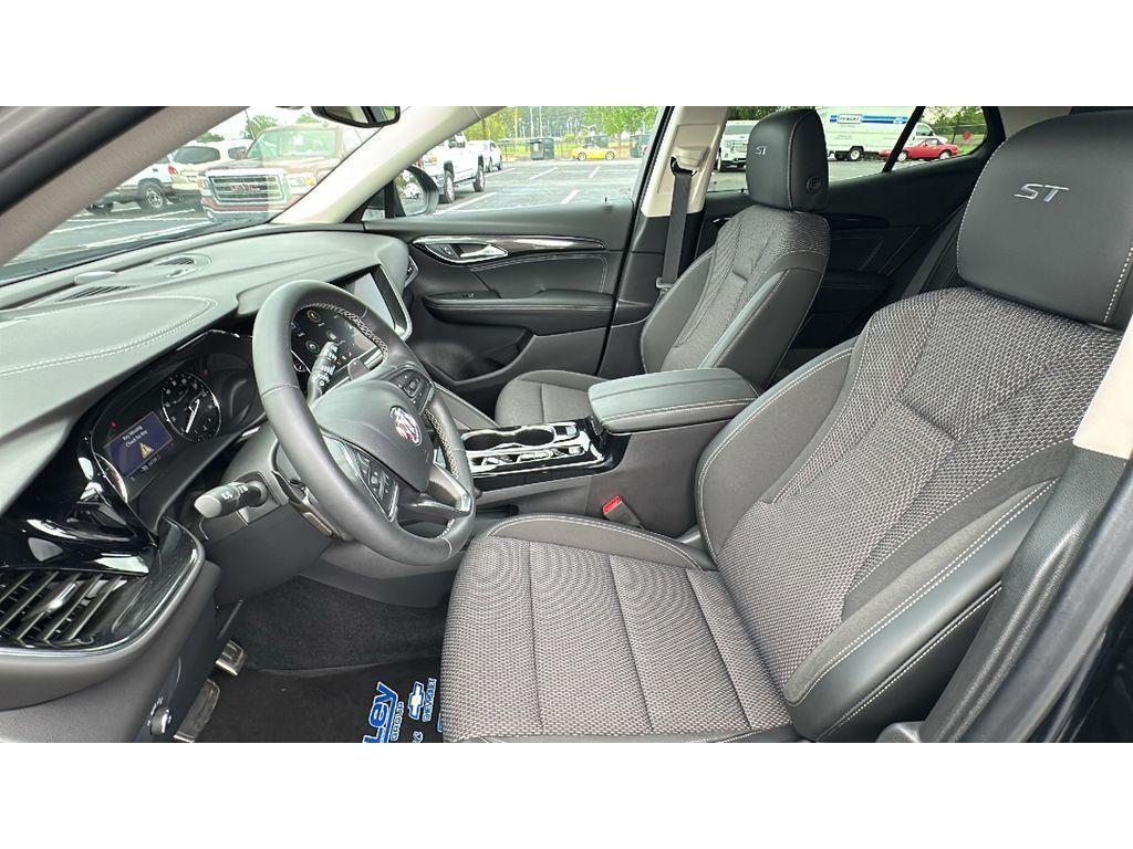 used 2023 Buick Envision car, priced at $24,998