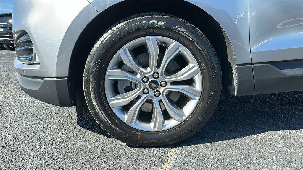 used 2024 Ford Edge car, priced at $30,239