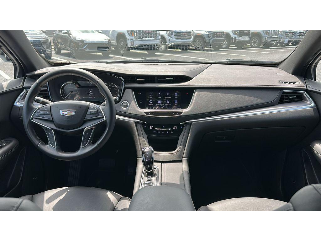 used 2023 Cadillac XT5 car, priced at $32,098