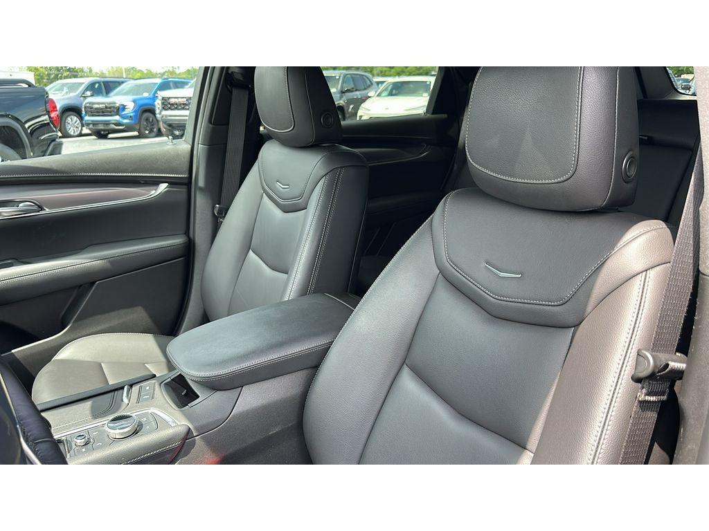 used 2023 Cadillac XT5 car, priced at $32,098