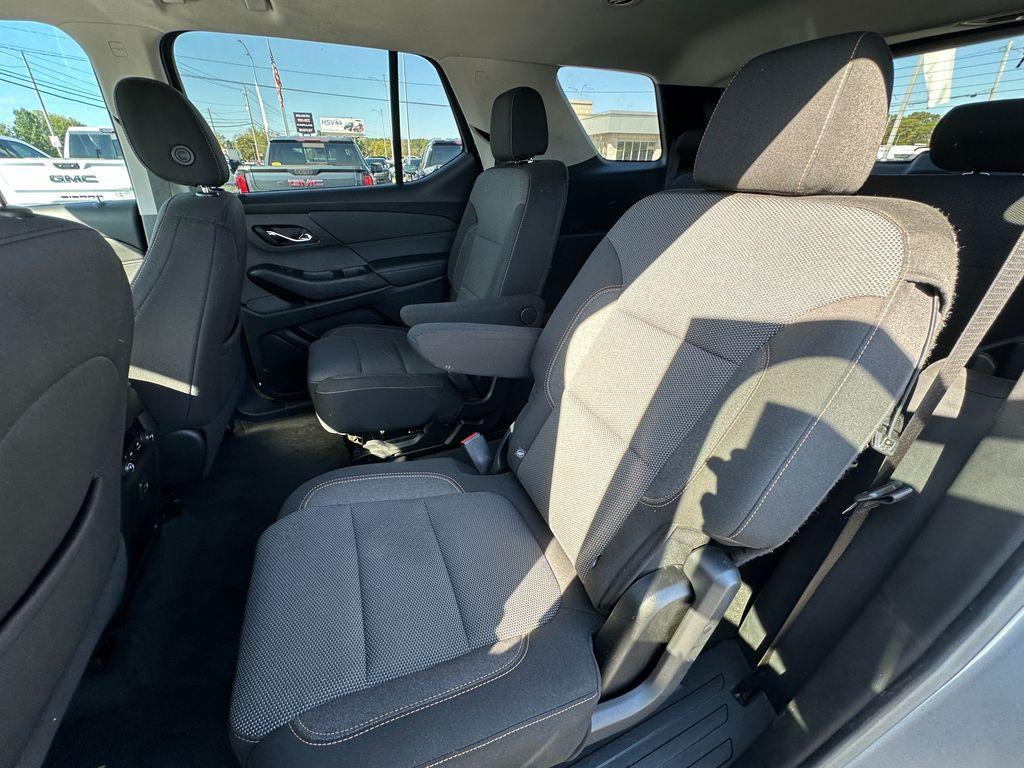 used 2021 Chevrolet Traverse car, priced at $21,998