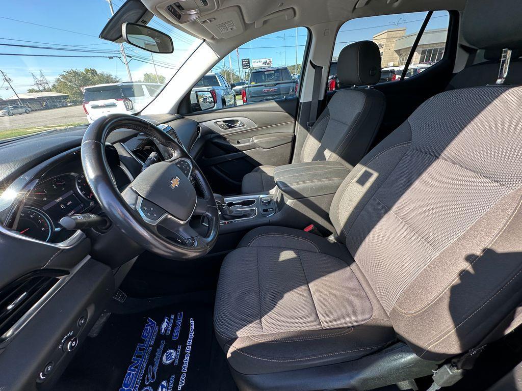 used 2021 Chevrolet Traverse car, priced at $21,998
