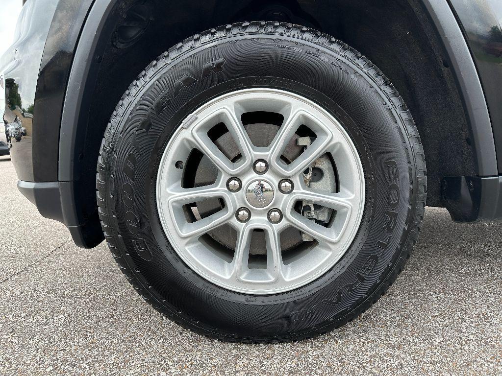 used 2019 Jeep Grand Cherokee car, priced at $21,975