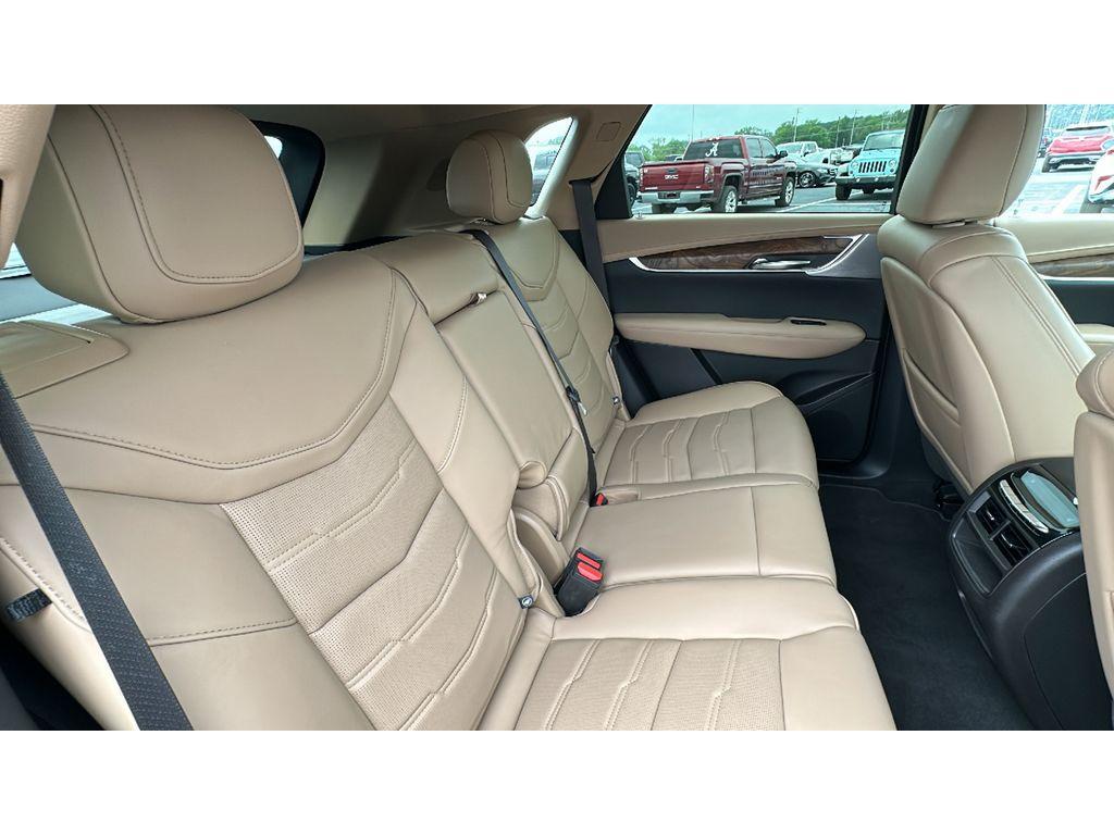 used 2022 Cadillac XT5 car, priced at $39,587