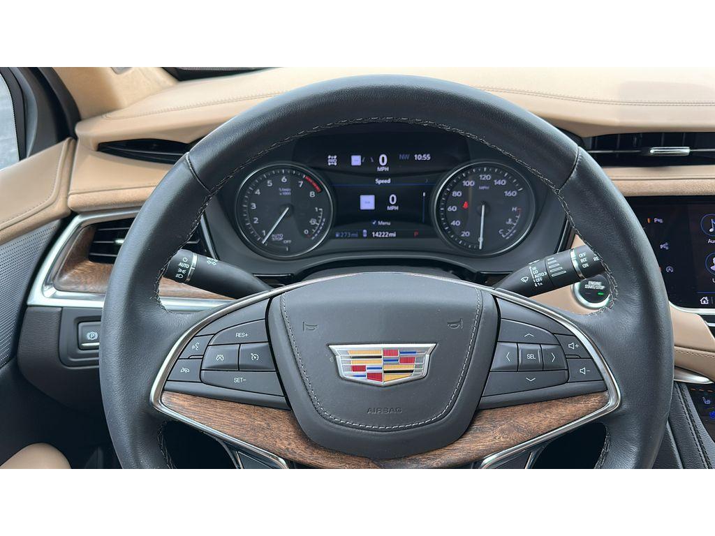 used 2022 Cadillac XT5 car, priced at $39,587