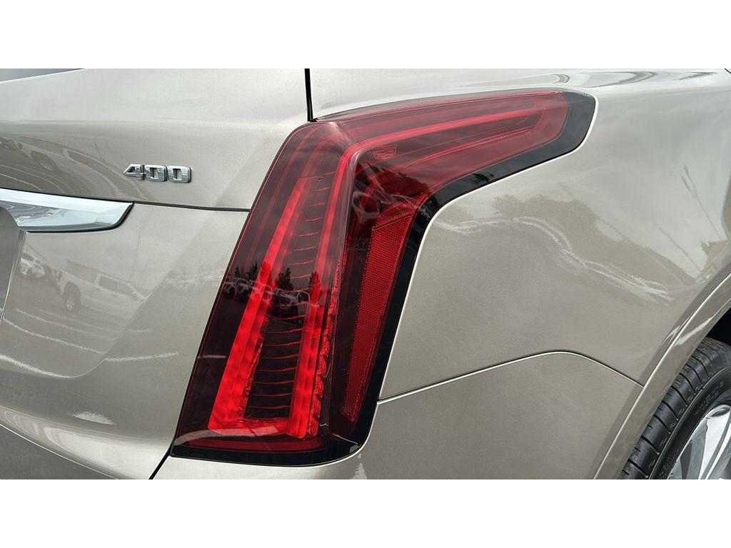 used 2022 Cadillac XT5 car, priced at $39,587