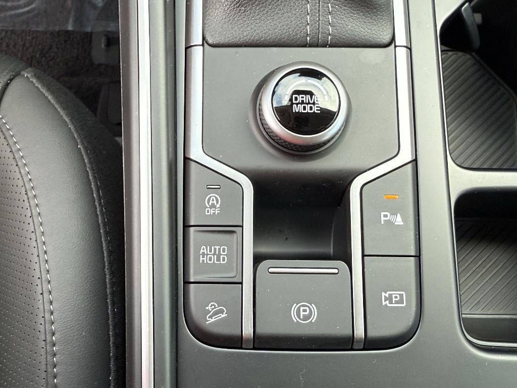new 2025 Kia Sorento car, priced at $39,743