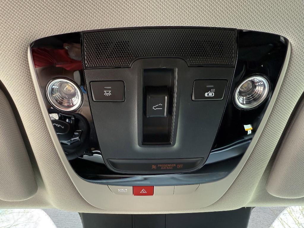 new 2025 Kia Sorento car, priced at $39,743