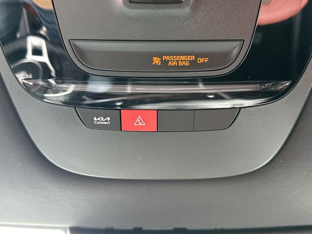 new 2025 Kia Sportage car, priced at $33,141
