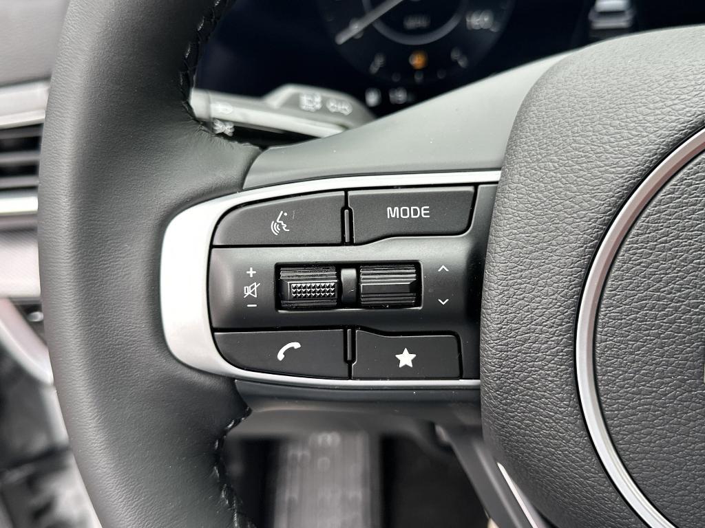 new 2025 Kia Sportage car, priced at $33,141