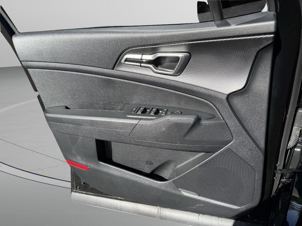 new 2025 Kia Sportage Hybrid car, priced at $28,633