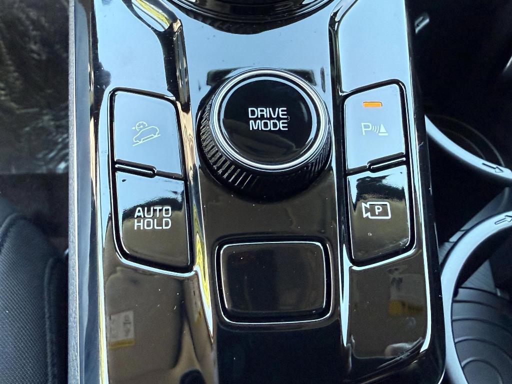 new 2025 Kia Sportage Hybrid car, priced at $28,633