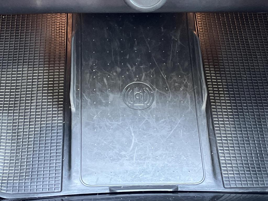 used 2024 Volvo XC40 car