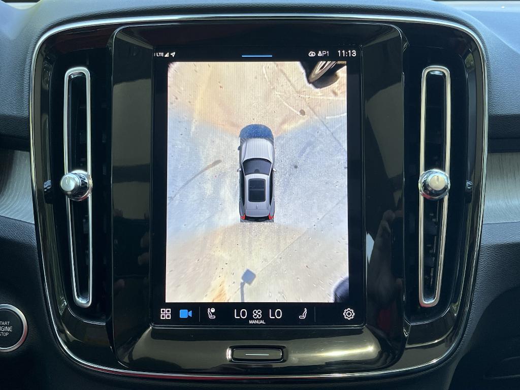 used 2024 Volvo XC40 car