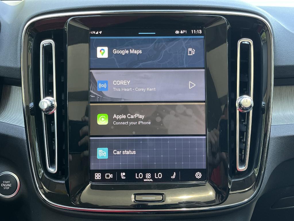 used 2024 Volvo XC40 car