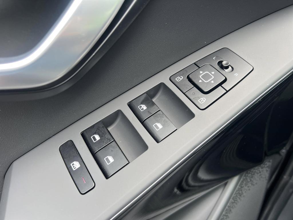 new 2024 Kia Niro car, priced at $28,250